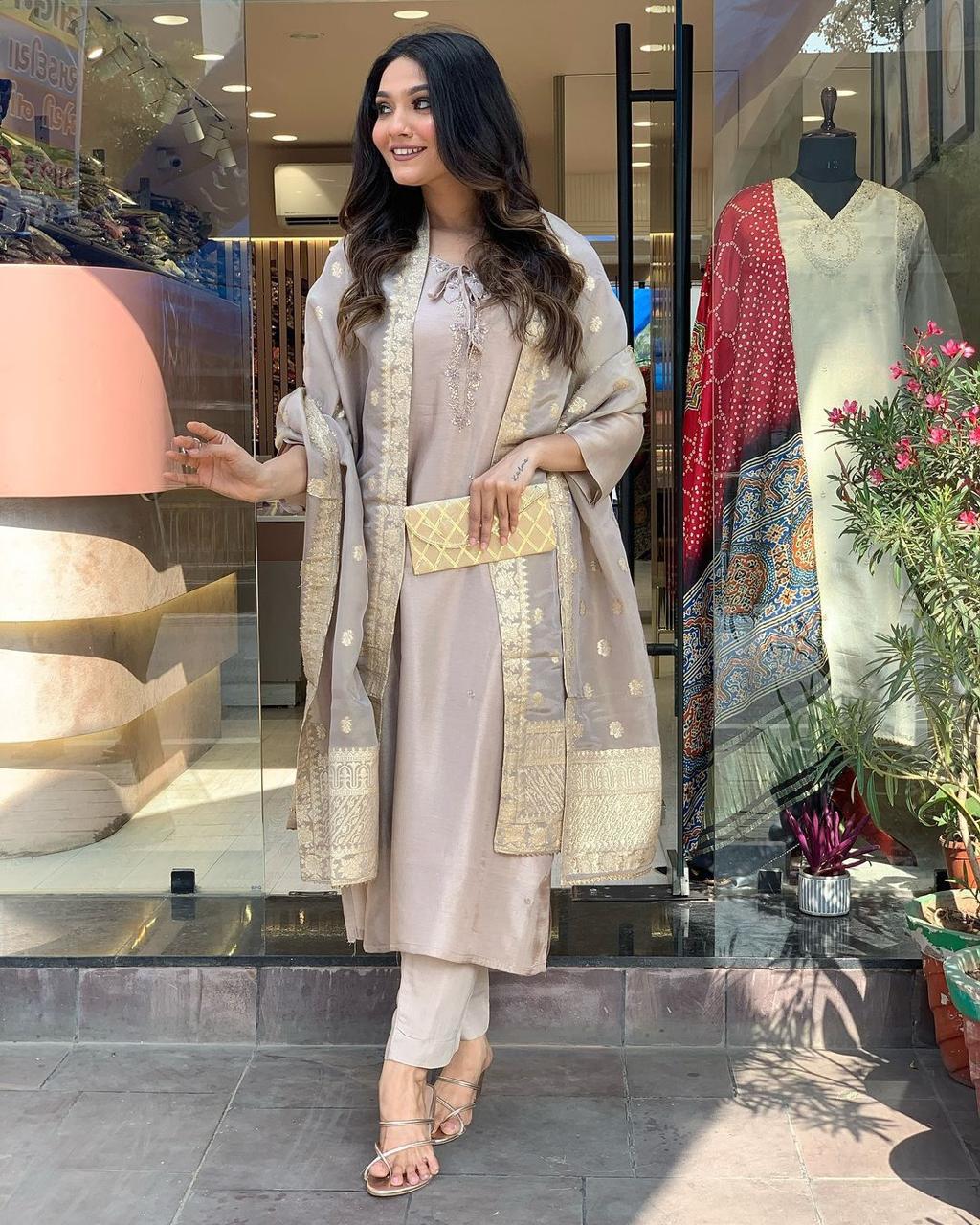 Fariha Three Piece Set