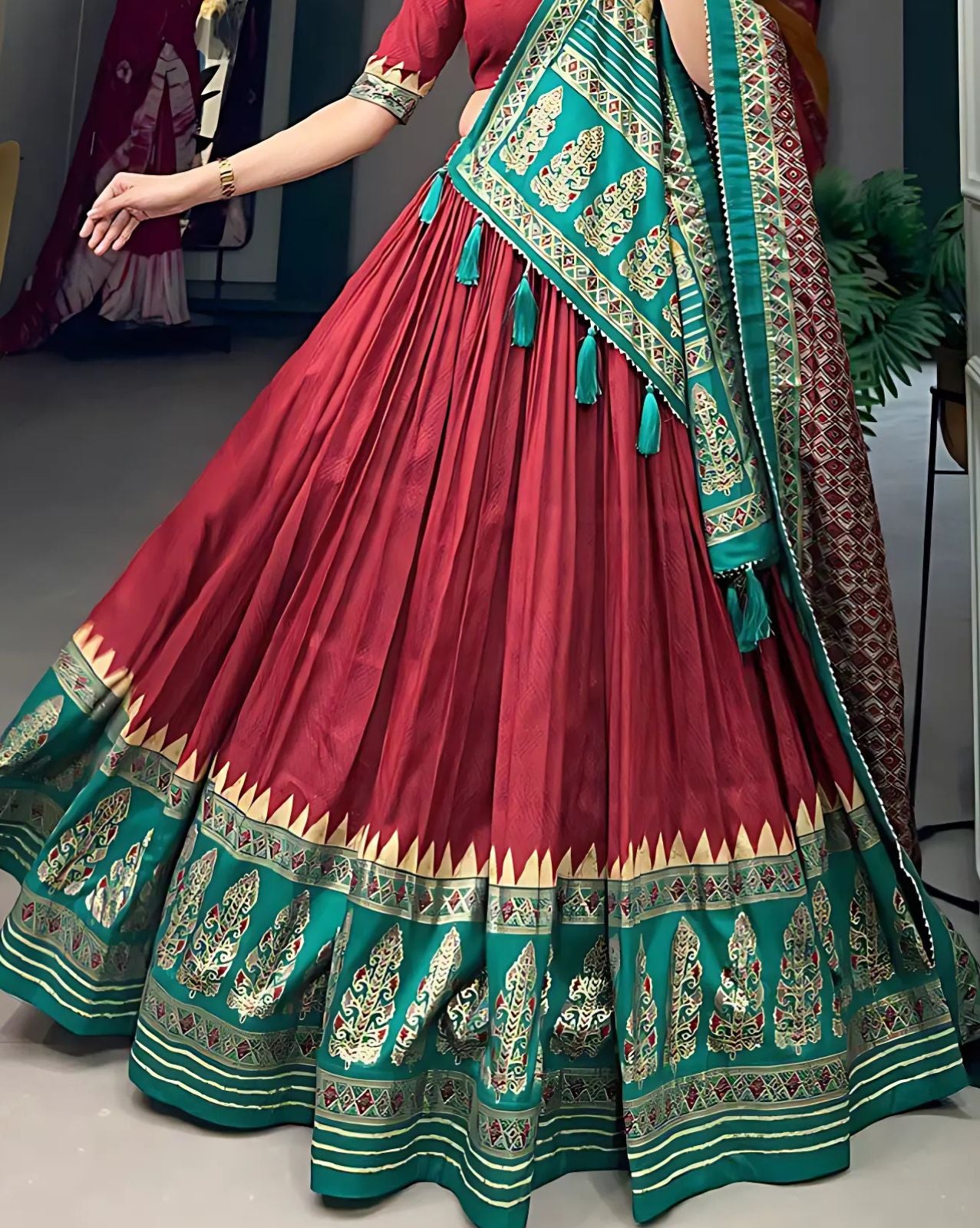 Patola Border Lehenga